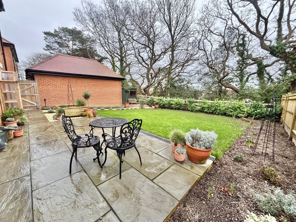 Property photo 2 of 26