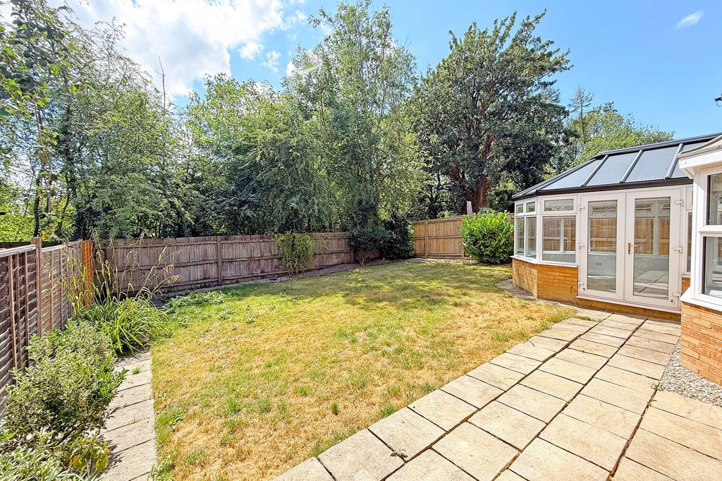 Property photo 2 of 20