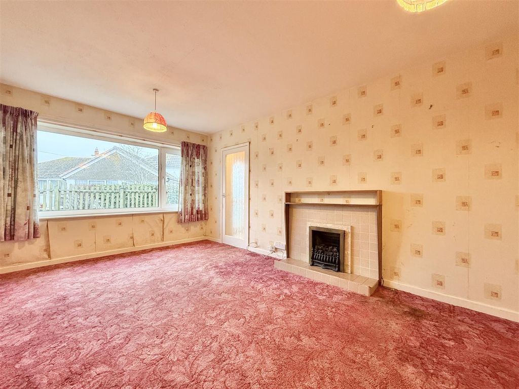 Property photo 2 of 13 Living Room.Jpg