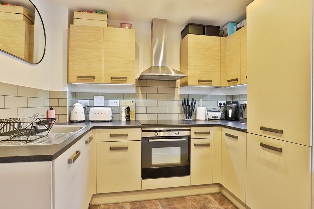 Property photo 3 of 14 Kitchen