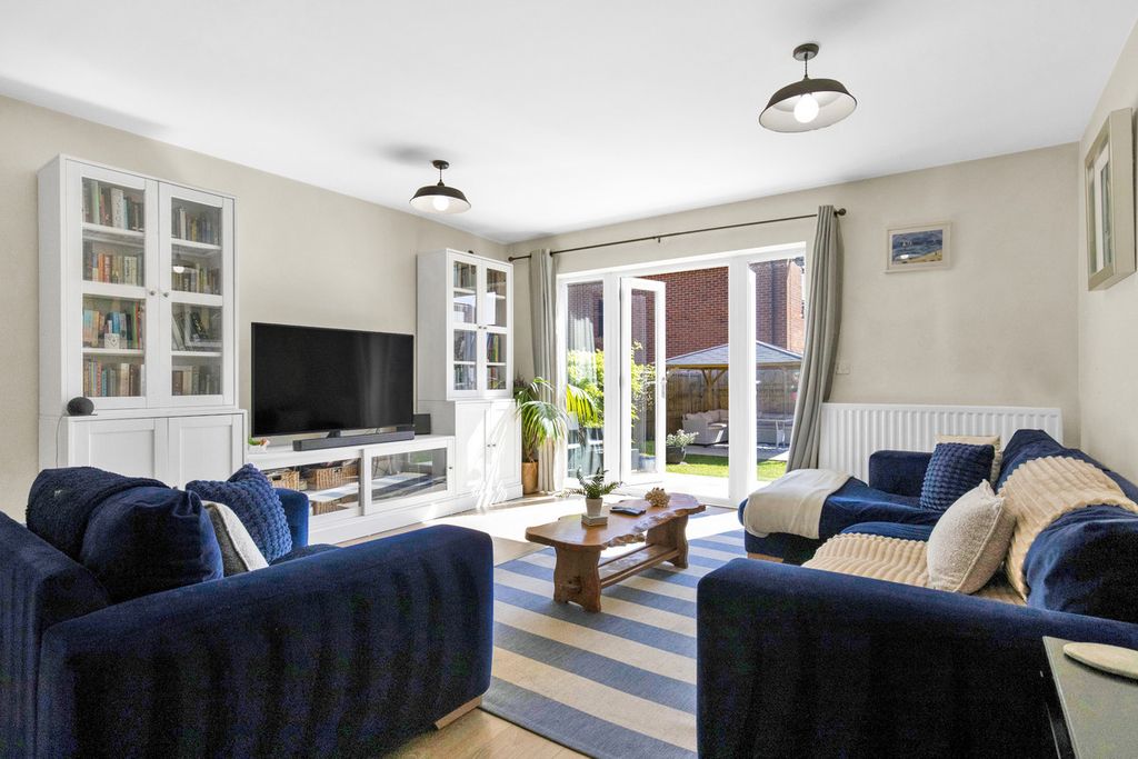 Property photo 2 of 21