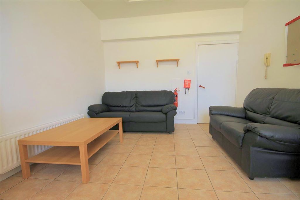 Property photo 2 of 8 Elbfl3Kbbuuw8Ege3Aoxya.Jpg