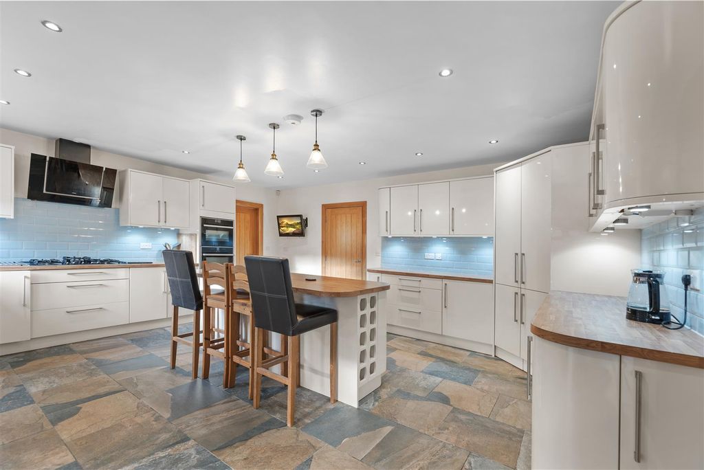 Property photo 2 of 32 Kitchen