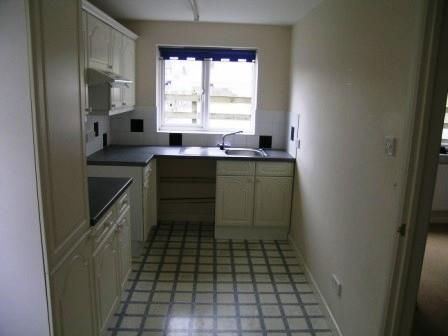 Property photo 2 of 6 Kitchen