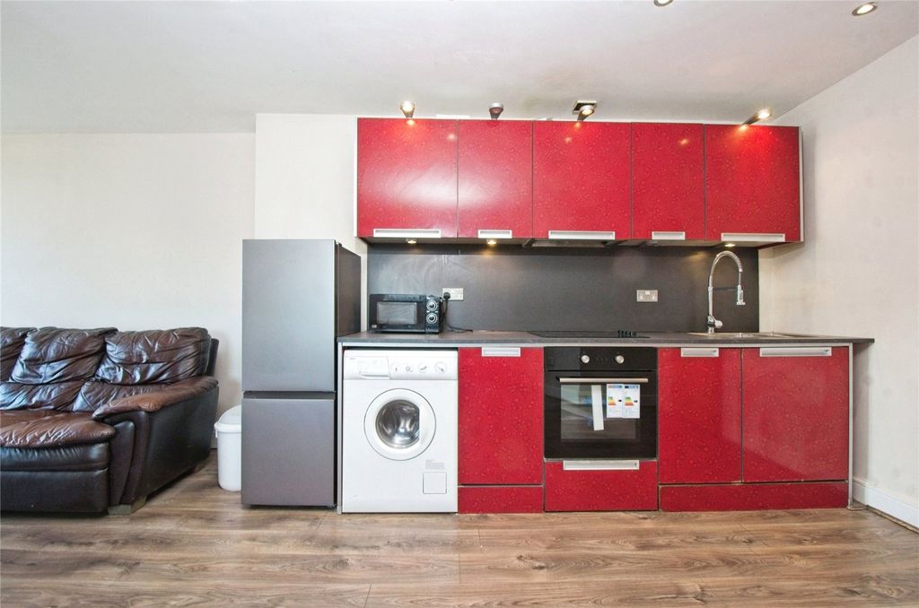 Property photo 3 of 9 Picture No. 11