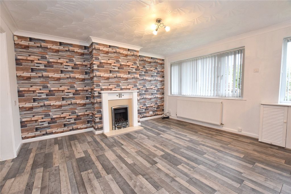 Property photo 2 of 19 Picture No. 16