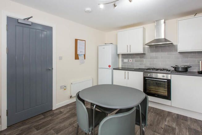 Property photo 3 of 6 Gallery