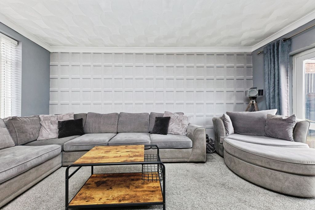 Property photo 2 of 18 Pbox-Img.Jpg