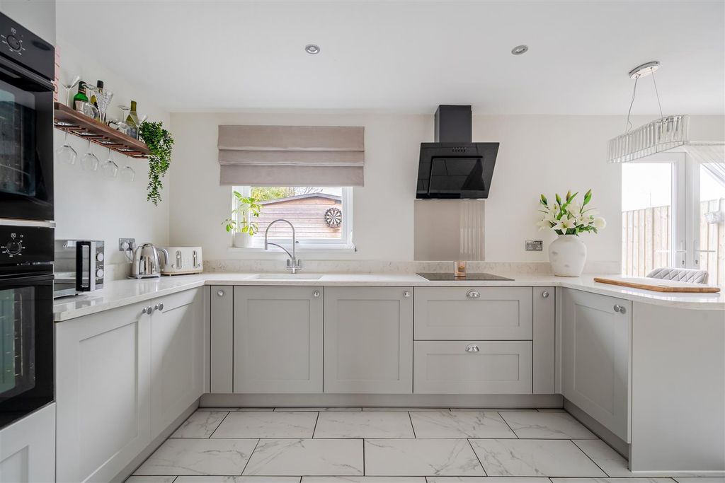 Property photo 3 of 22 1376400-7-690A4E87A651d.Jpg