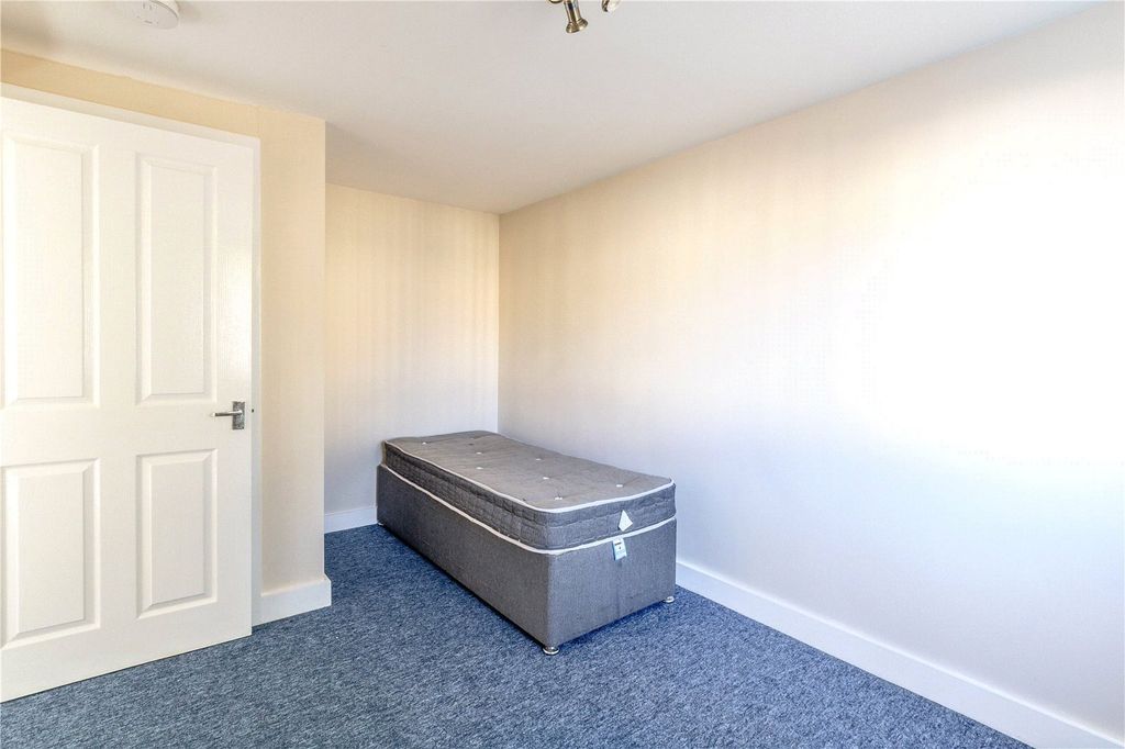 Property photo 3 of 13 Picture No. 16
