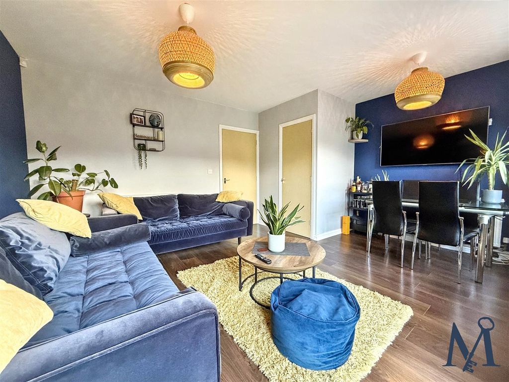 Property photo 2 of 21 Living Room Diner