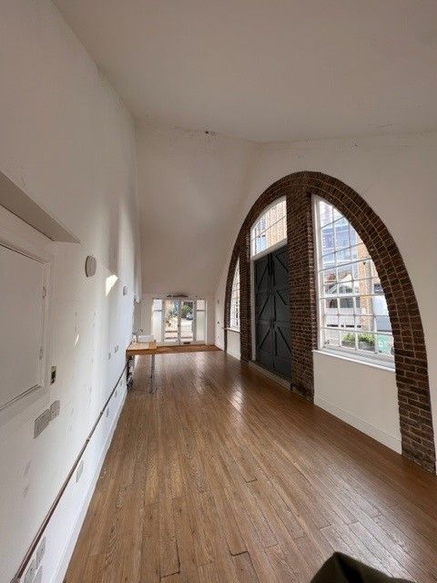 Property photo 3 of 6 Inside A Medium Sized Unit