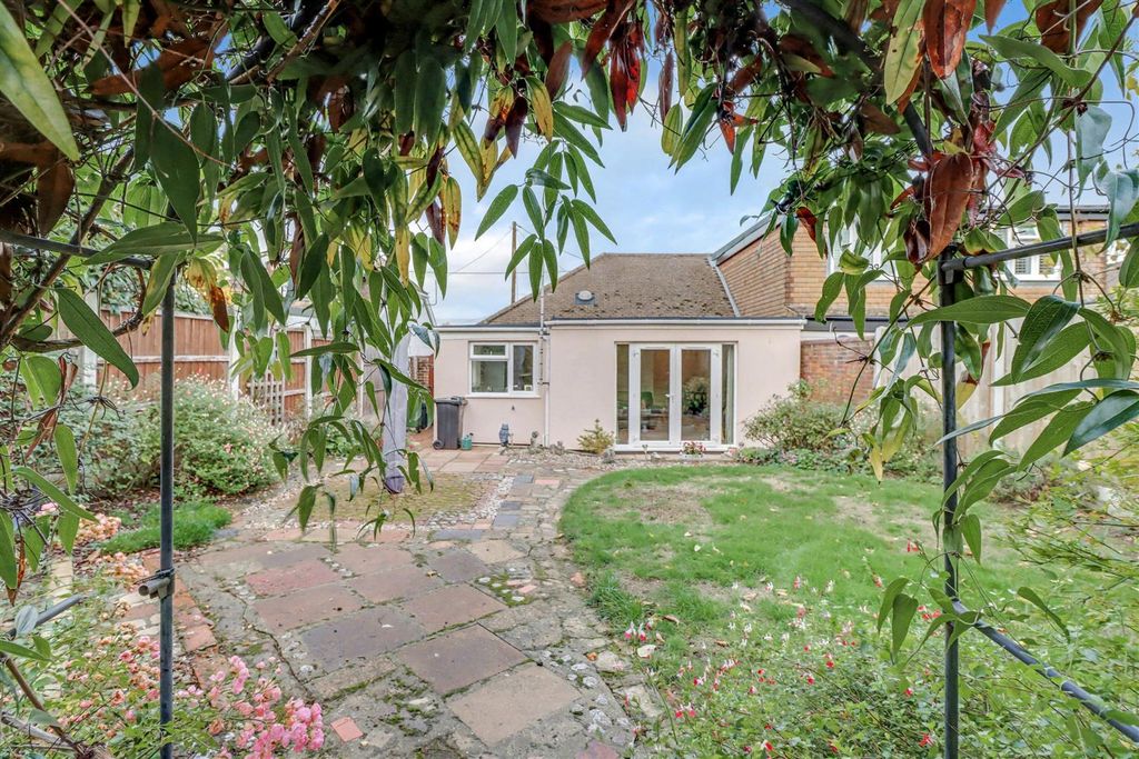 Property photo 1 of 14 34 Elizabeth Drive-12.Jpg