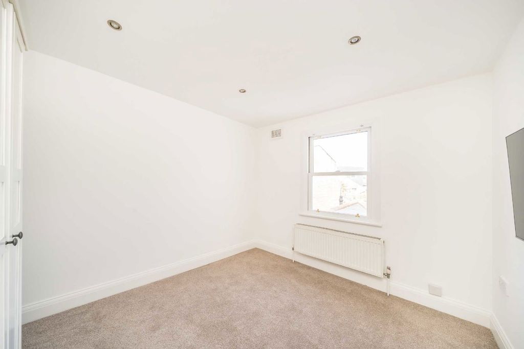 Property photo 2 of 5