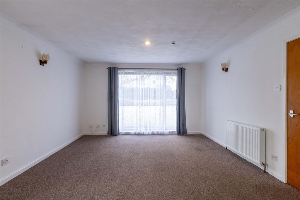 Property photo 2 of 18 S002.Jpg