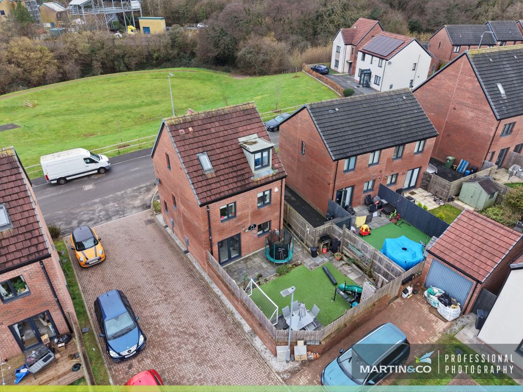 Property photo 3 of 34