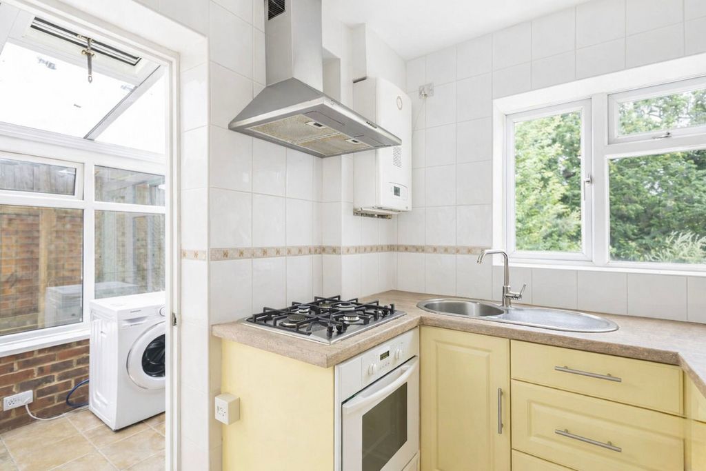 Property photo 2 of 8