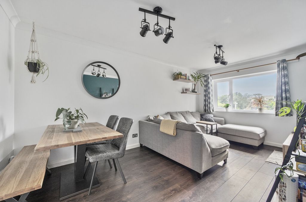 Property photo 1 of 19 1 - 1315785-10-685Ebd...