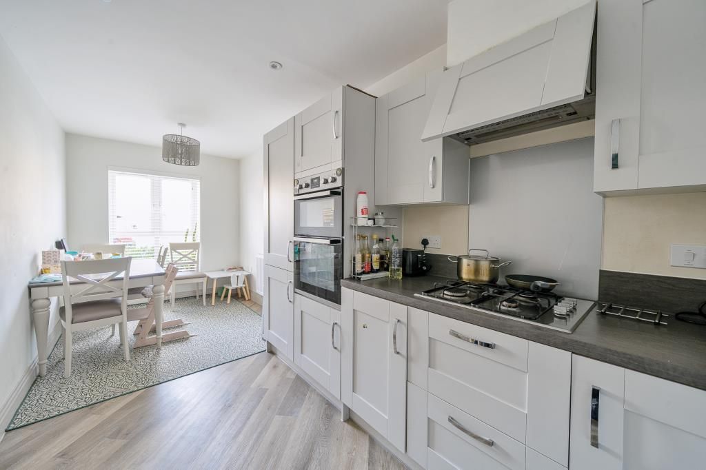 Property photo 3 of 20 Kitchen