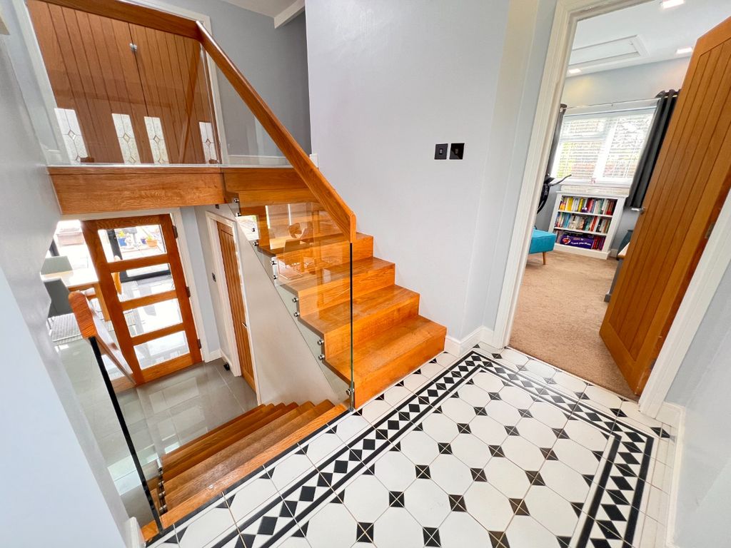 Property photo 2 of 33 3082885