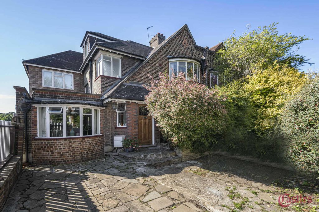 Property photo 1 of 14 Front (Exterior)