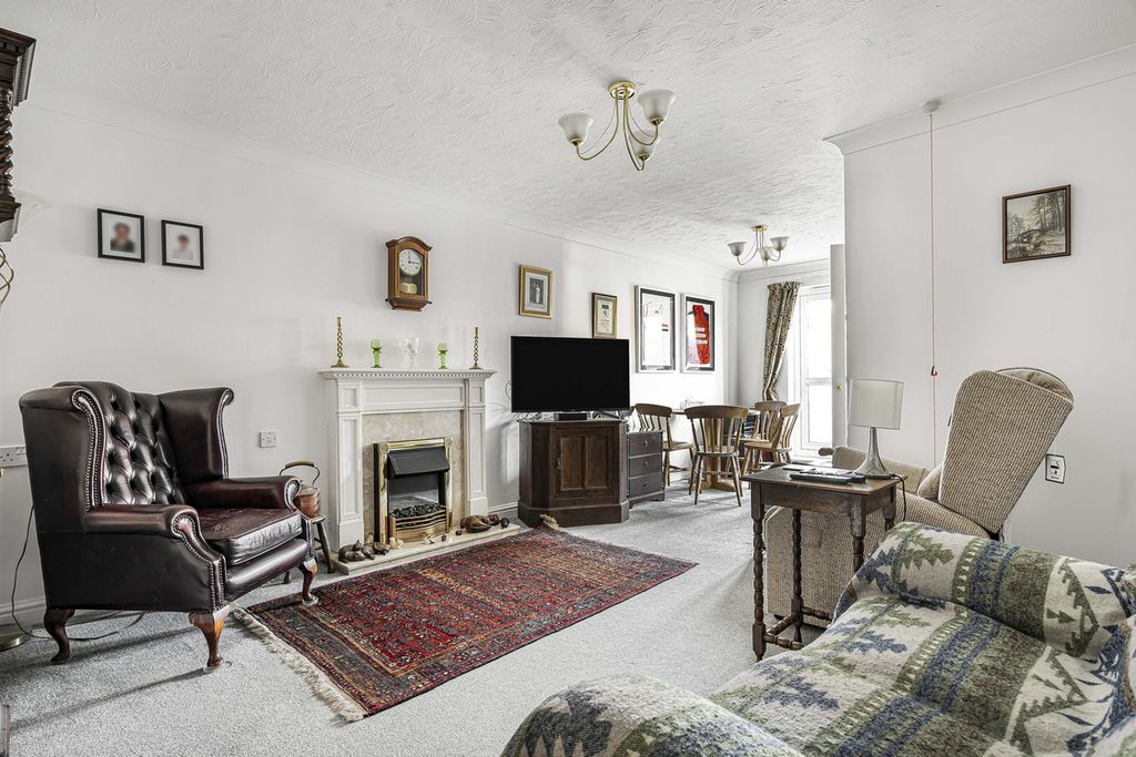 Property photo 2 of 12