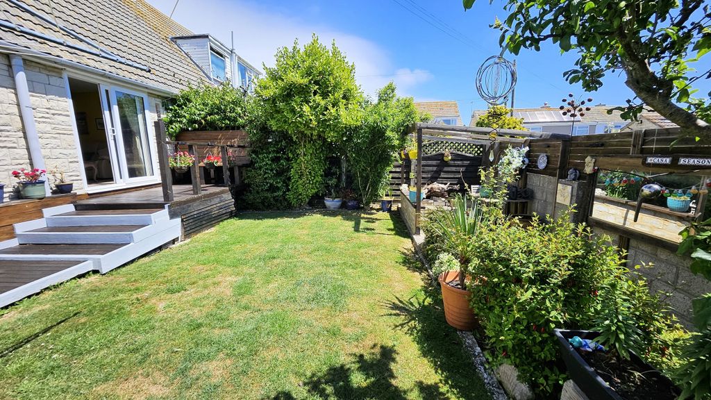 Property photo 2 of 14 Garden
