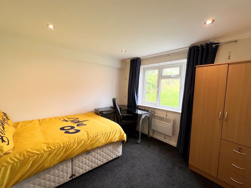 Property photo 3 of 10 Photo 16