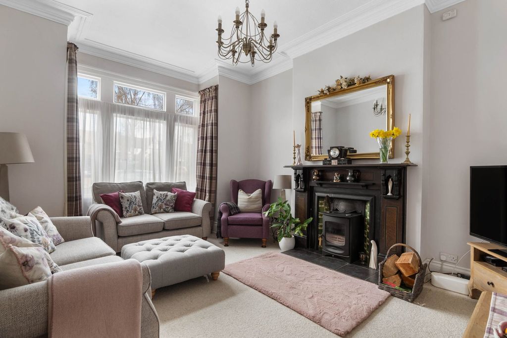 Property photo 3 of 42