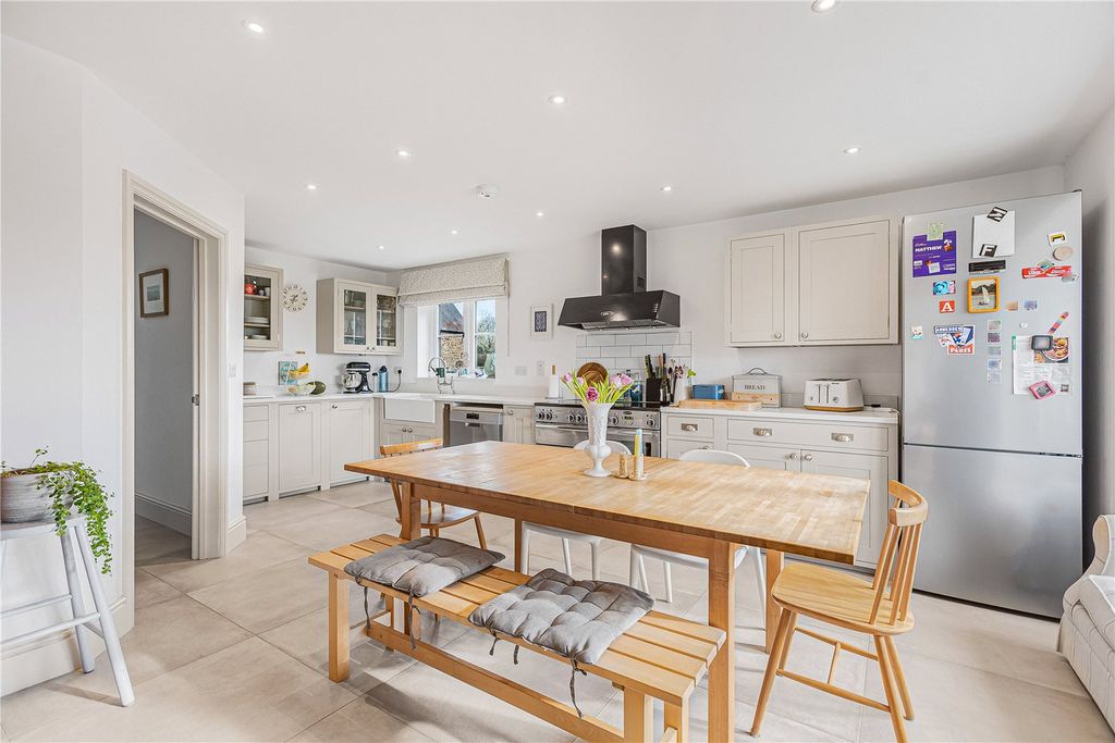 Property photo 2 of 16 Kitchen