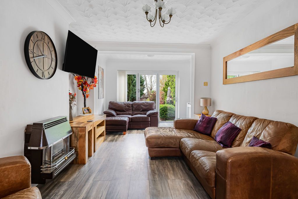 Property photo 2 of 24 Lounge