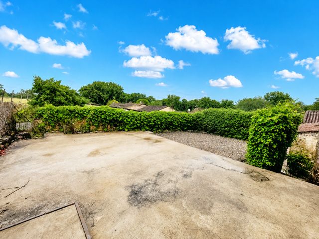Property photo 2 of 18 File_0000000080d871F4A06414F49Eb2814E