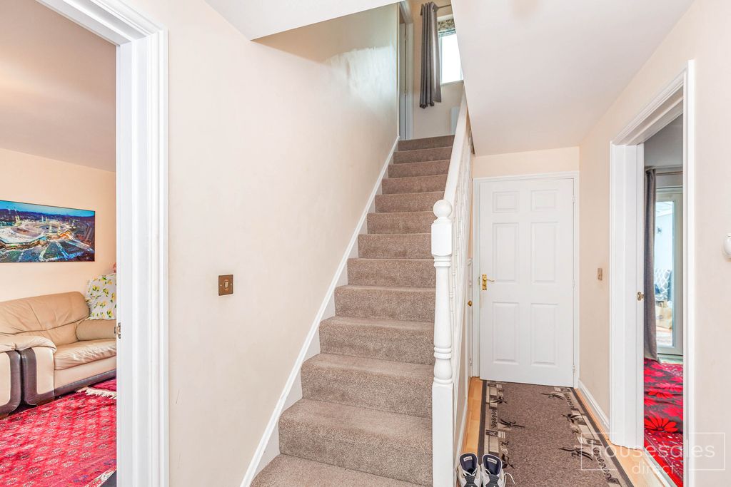Property photo 3 of 12