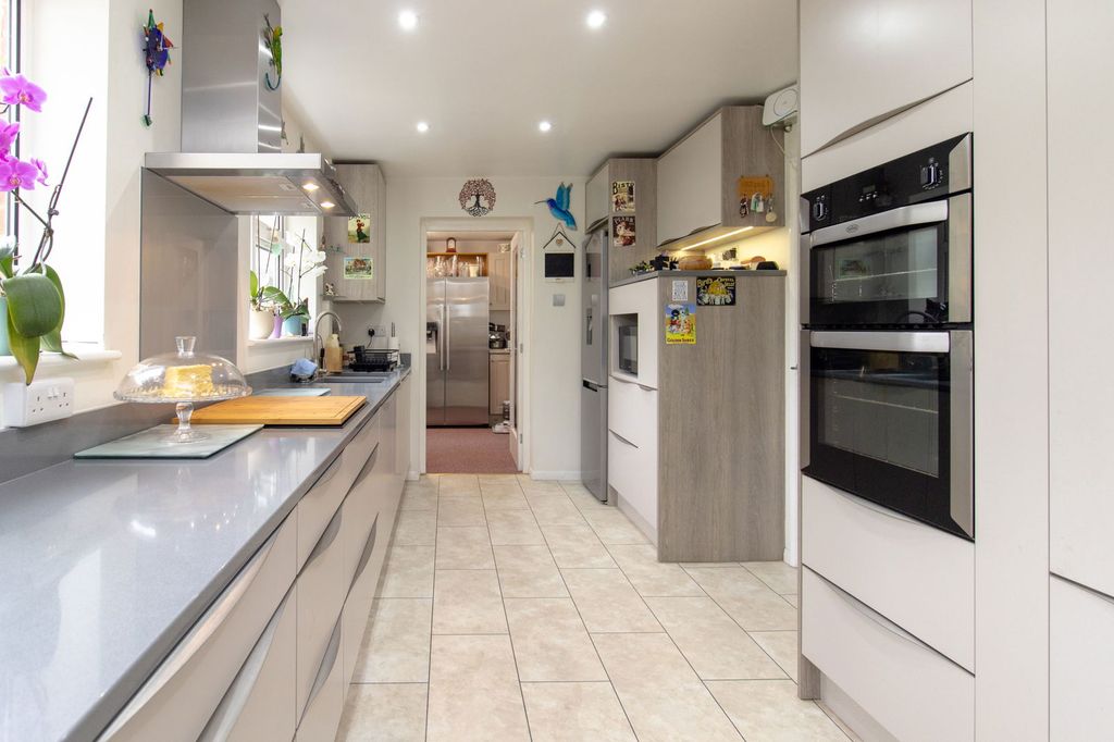 Property photo 2 of 22