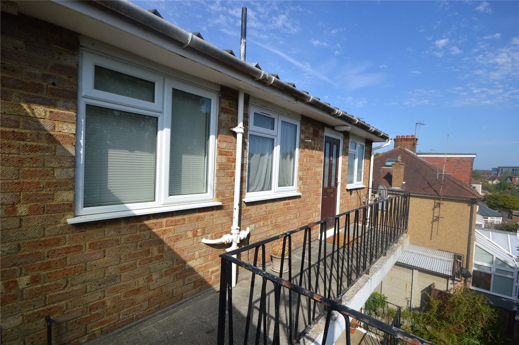 Property photo 3 of 8 External
