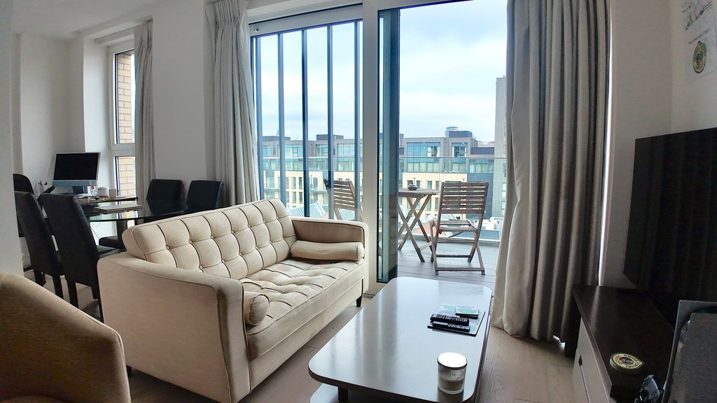 Property photo 2 of 18