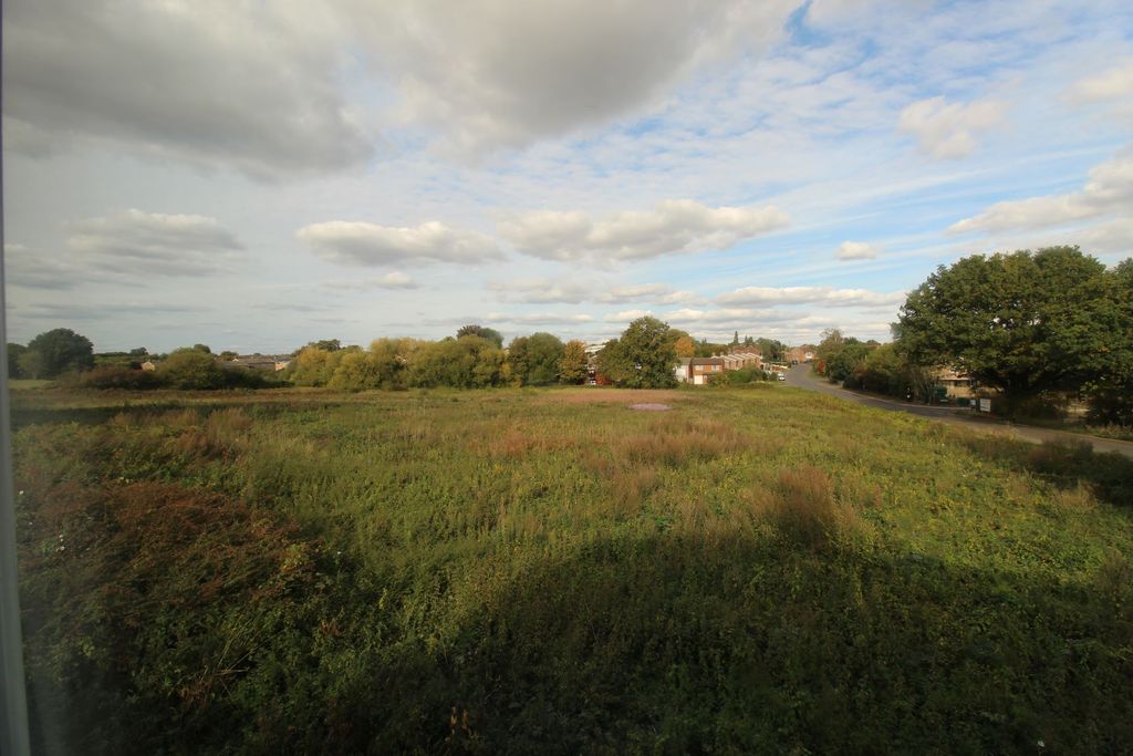 Property photo 3 of 10 Img_1258