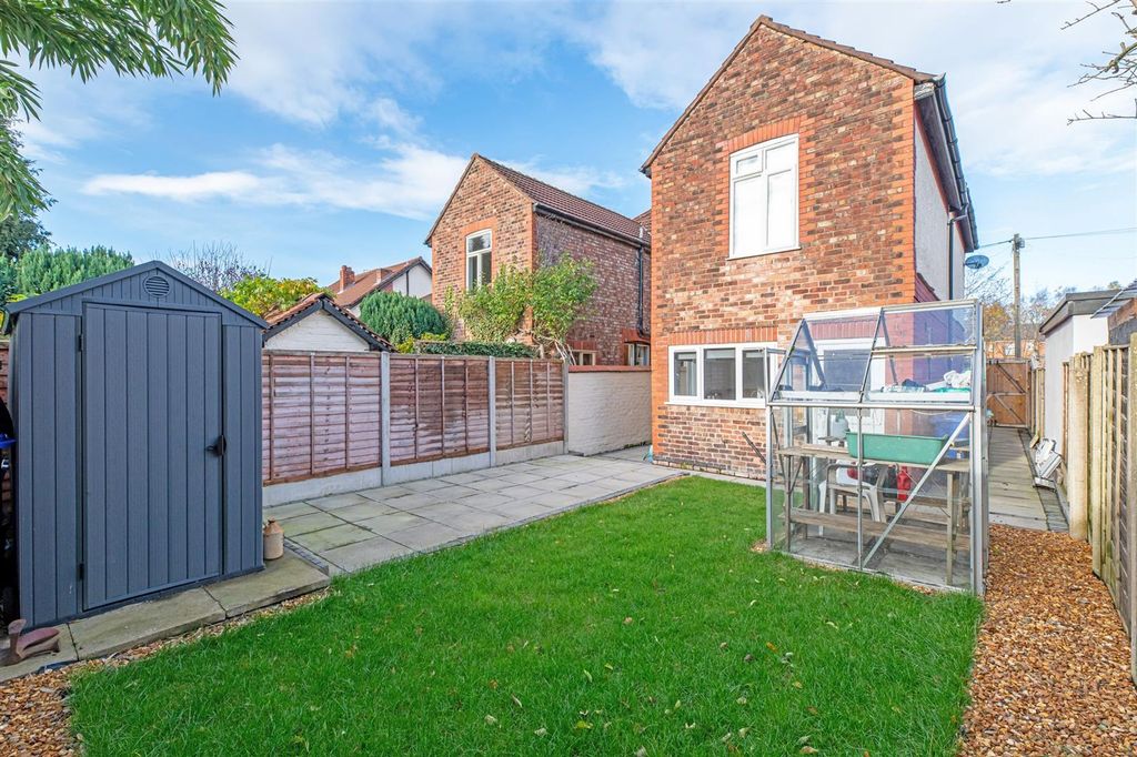 Property photo 3 of 15 Garden