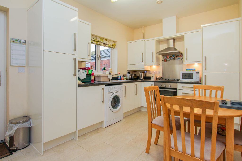 Property photo 2 of 10 Kitchen/Breakfast Room