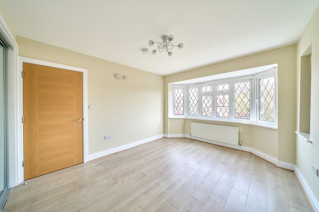 Property photo 3 of 17 Pbox-Img.Jpg