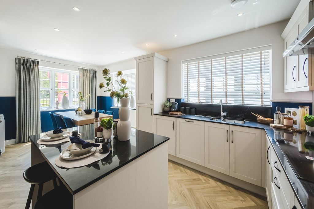 Property photo 2 of 33 4253862