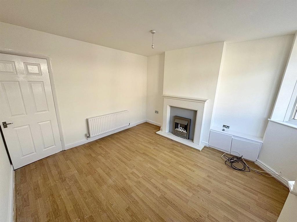 Property photo 2 of 12 Lounge..Jpg