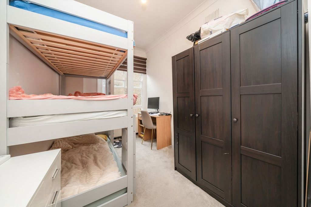 Property photo 3 of 4