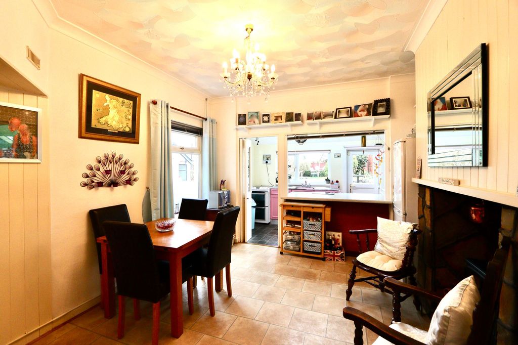 Property photo 3 of 35