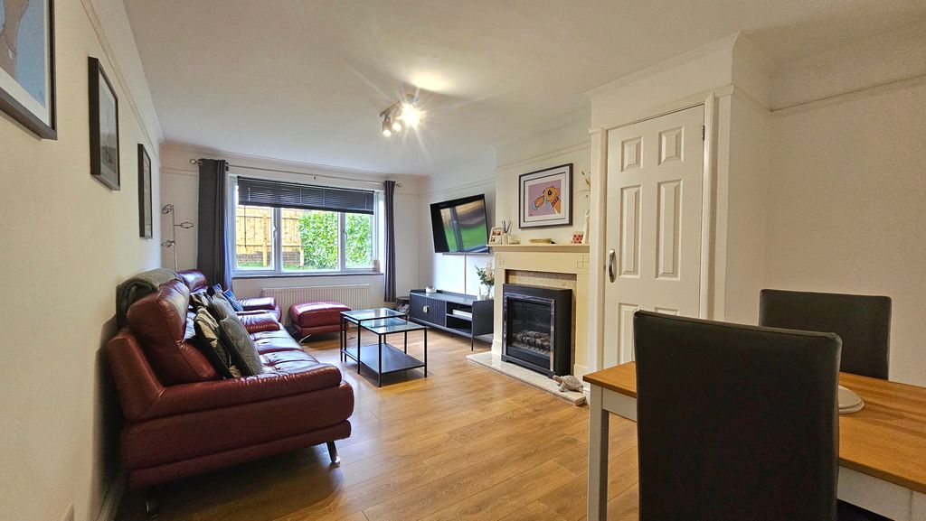 Property photo 2 of 14 Lounge / Dining Room