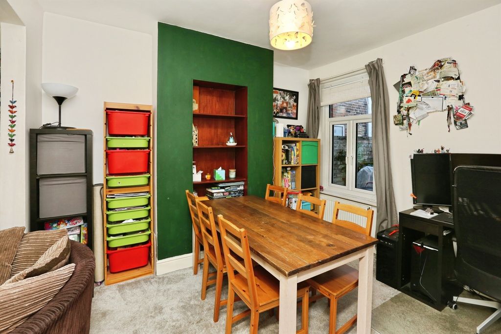 Property photo 3 of 17