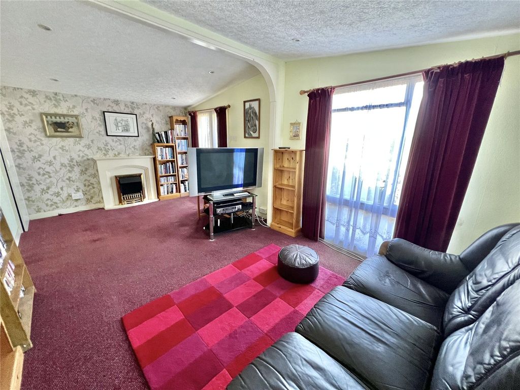 Property photo 3 of 6 Picture No. 05