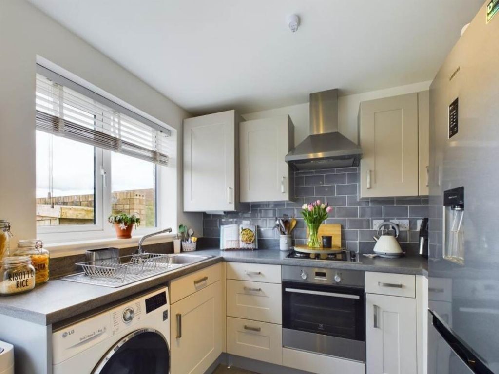 Property photo 3 of 15 Kitchen