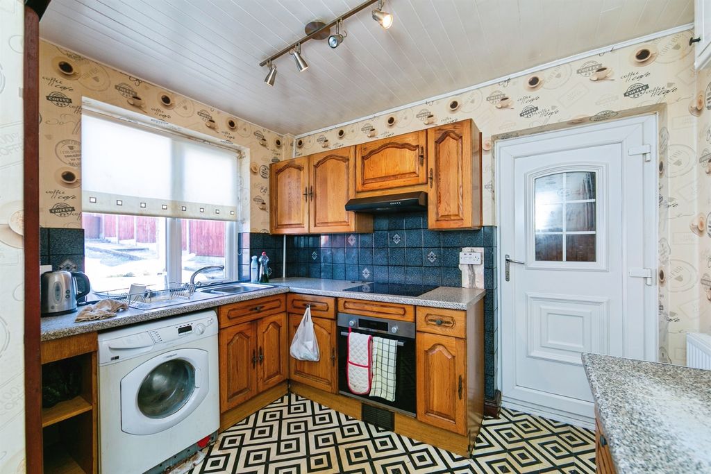 Property photo 3 of 17