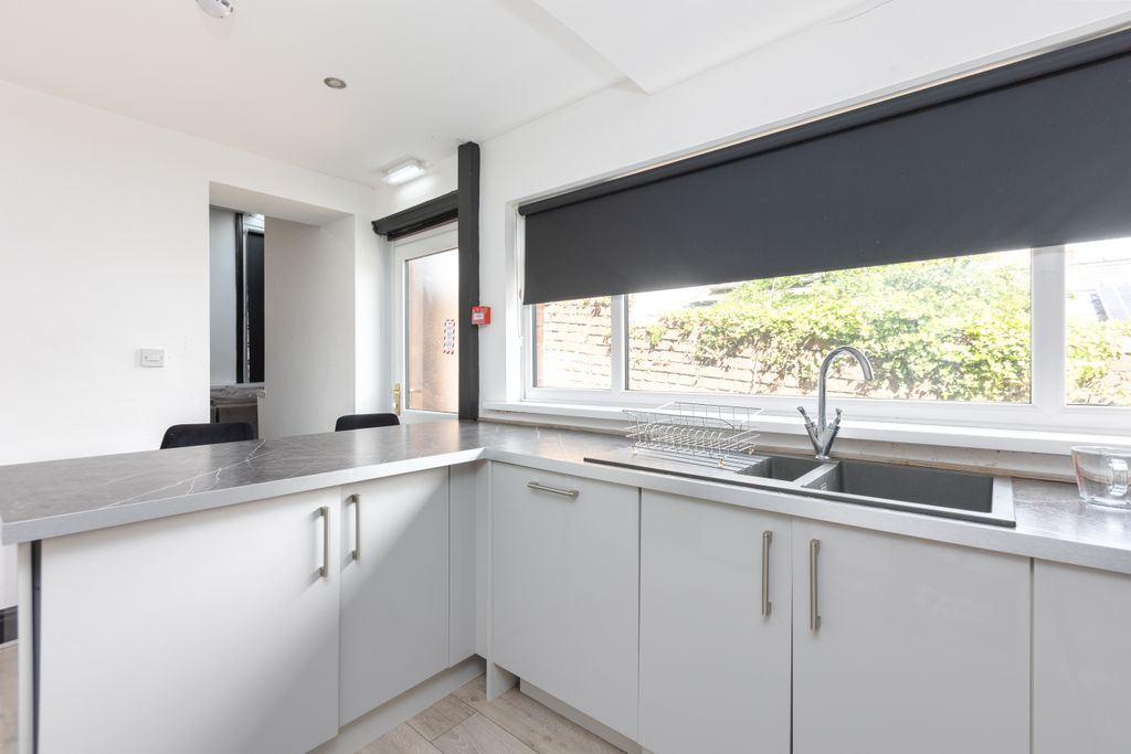 Property photo 2 of 19 75 Bold Street-7